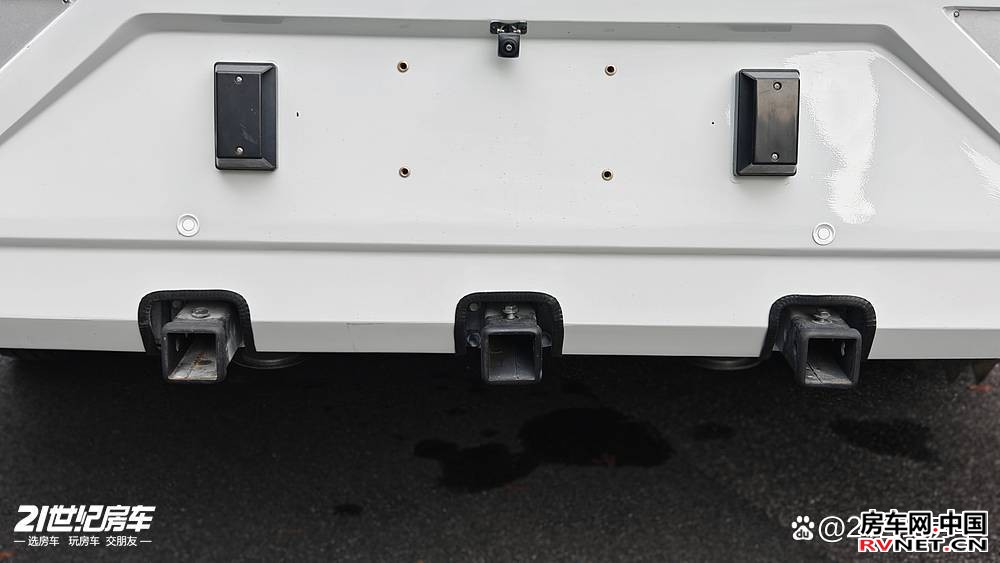 60万预算,别乱花！先看看由进口依维柯底盘打造的新星C600MAX房车_9