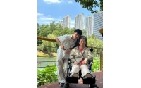 &ldquo;真男人mvp！&rdquo;26岁湖北小伙带偏瘫母亲房车旅行获百万点赞：不想让她只在家看天