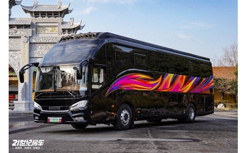 明星老板专属座驾！卫航流浪地球6，12米陆地移动豪宅大巴房车