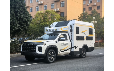 霞客乐星际H机甲牛凭借其独特的机甲风格设计、强大的越野性能以及精致的内部配置，成为越野房车领域的一颗璀璨明星