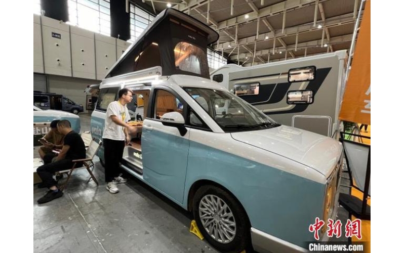 中国年轻“房车客”青睐“移动的小家” 注重社交和办公属性