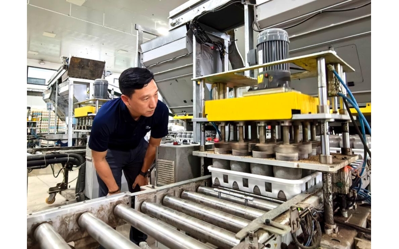 报效祖国 建功西部丨叶滔：让小菌菇开出奋斗的青春之花