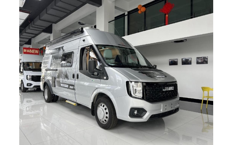 20多万的精致房车，六座双床一厨一卫，居家旅行太合适了