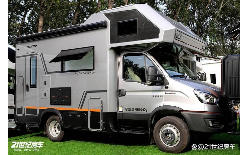 舒适与实用双向拉满！宽大极光L8侧拓展房车，全能出行“好搭子”