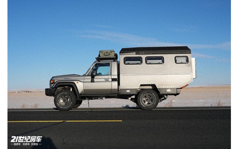 21RV北京房车展｜真正的六边形越野房车！四海飞驰丰田LC79旅居车