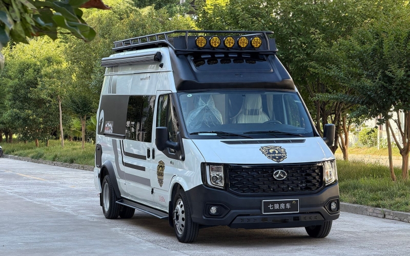 入门级四驱越野轻客天花板!七狼揽途智能四驱房车,兼顾越野旅居